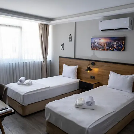 אודיירן Comfort Center Suit Hotel מראה חיצוני תמונה