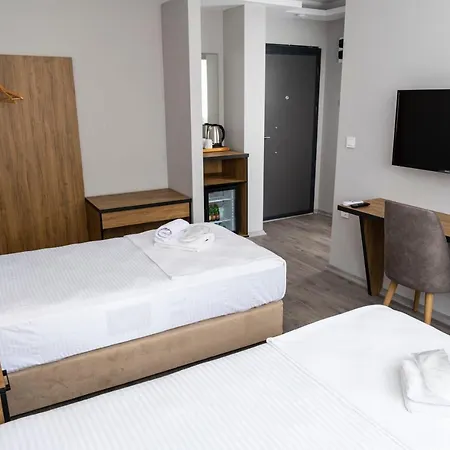אודיירן Comfort Center Suit Hotel מראה חיצוני תמונה