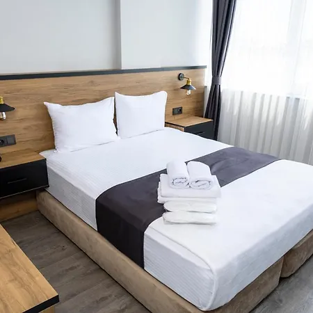 אודיירן Comfort Center Suit Hotel מראה חיצוני תמונה