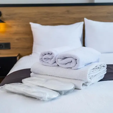 אודיירן Comfort Center Suit Hotel מראה חיצוני תמונה