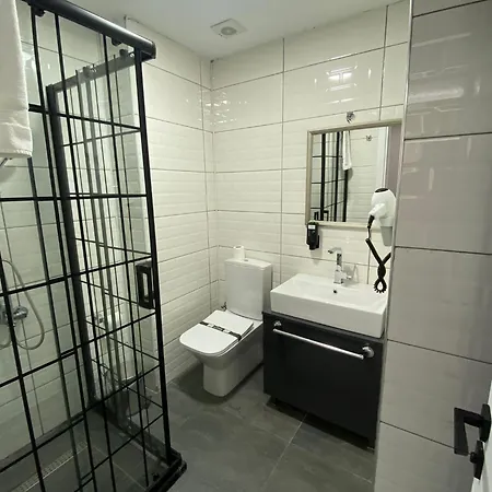 אודיירן Comfort Center Suit Hotel מראה חיצוני תמונה