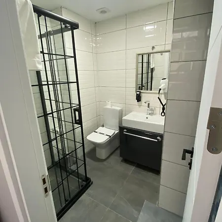 אודיירן Comfort Center Suit Hotel מראה חיצוני תמונה