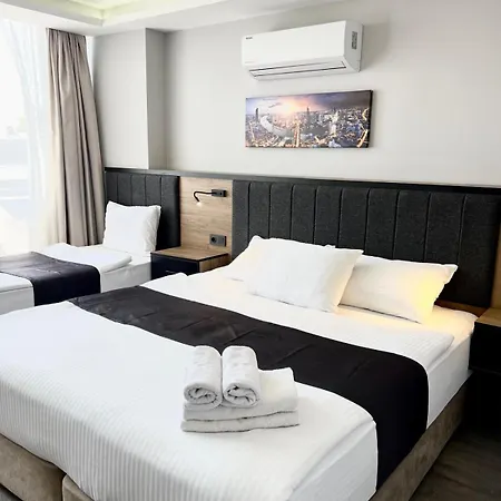 אודיירן Comfort Center Suit Hotel מראה חיצוני תמונה